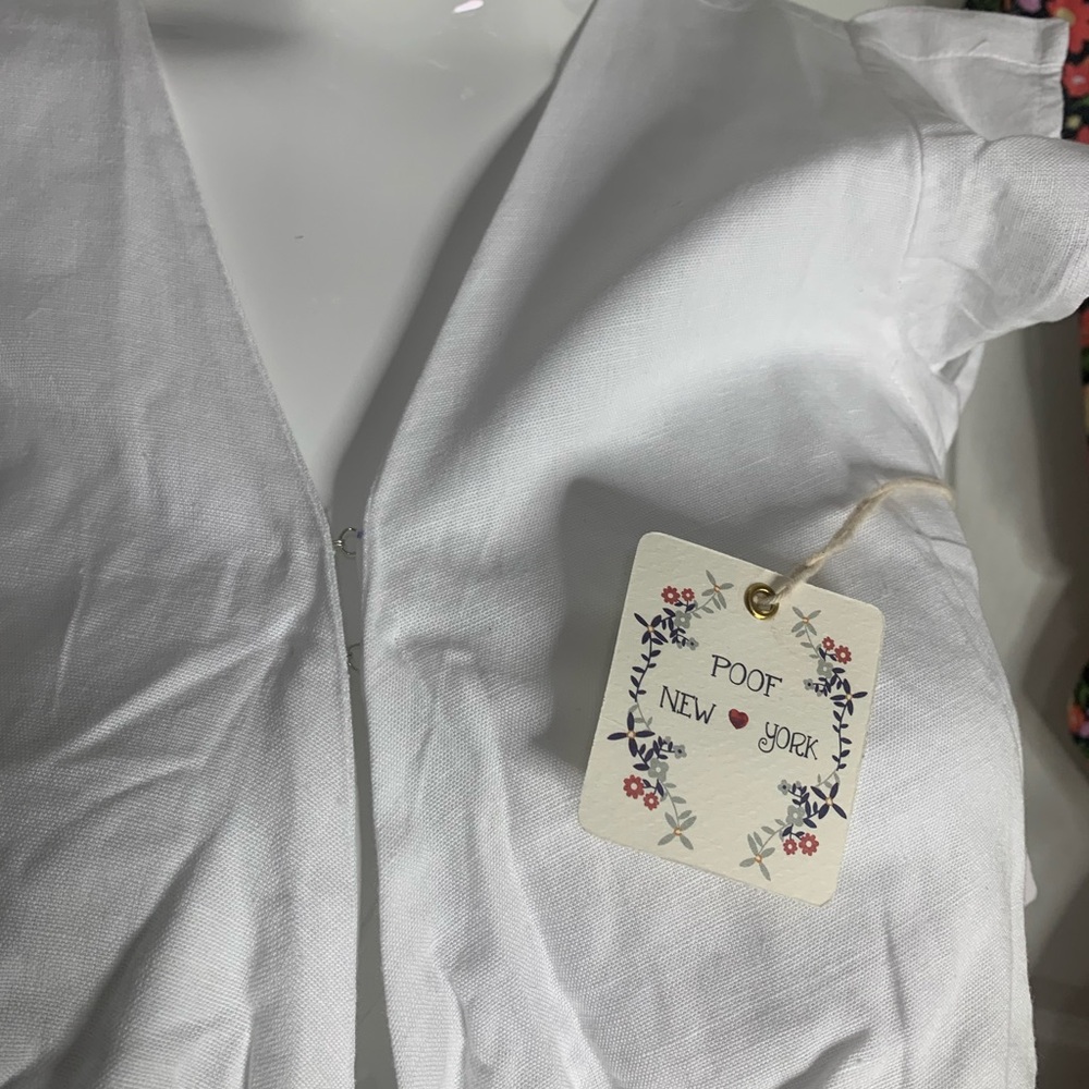 Poof NY NWT Floral top short sleeves white tie waisted large